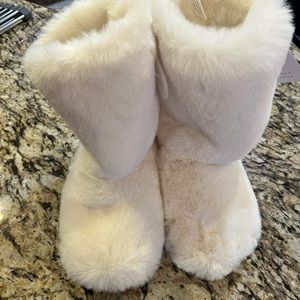 Lauren Conrad Size Large (8-9) Slippers Ivory